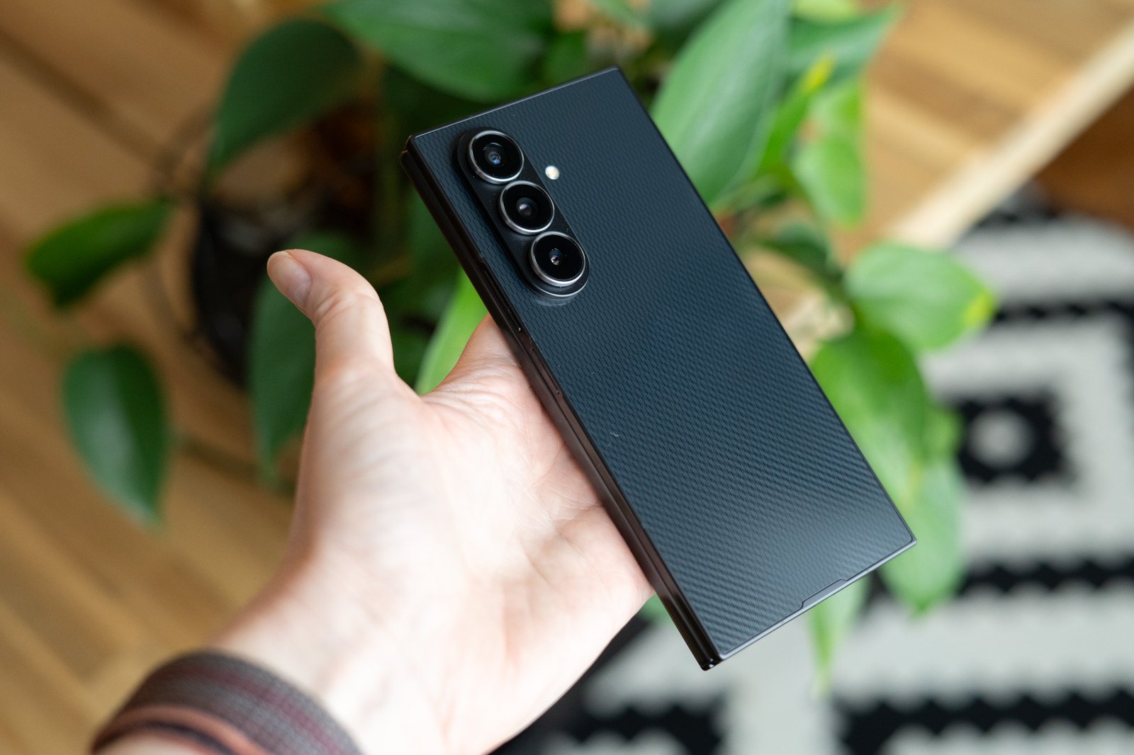 PSA: Don’t buy a $4,400 gray market Samsung TriFold on eBay